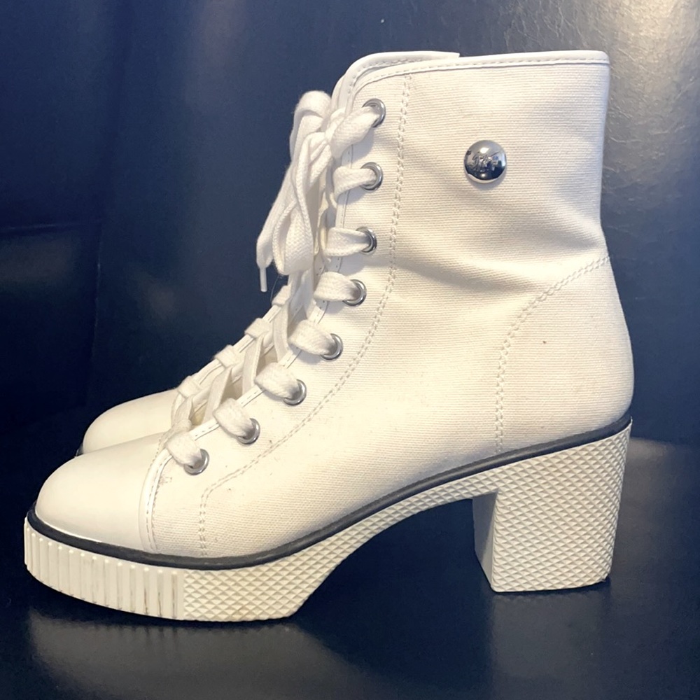 Authentic Giuseppe Zanotti white Canvas Heeled Sneaker 38, 7.5